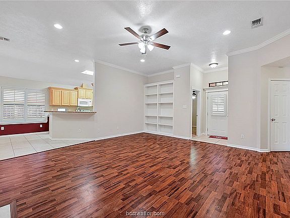 4th image of 4413 Pickering Pl