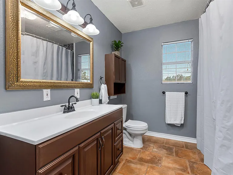 114 Grand Ave — Photo 23