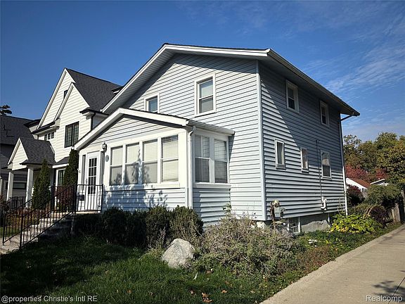 2nd image of 1535 Ruffner Ave