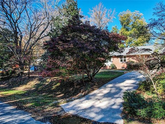 3rd image of 143 Holly Hill Dr