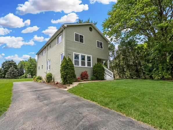 2415 Maple Ave, Downers Grove, IL 60515