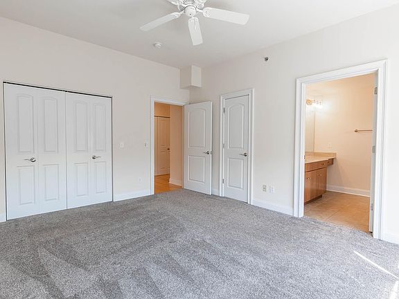 4th image of 100 Erie St #402