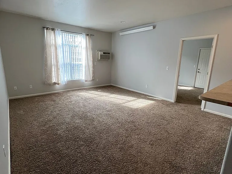 1920 Monte Vista Dr — Photo 1