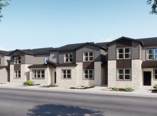 2034 S Jackson Gap St, Aurora, CO 80018