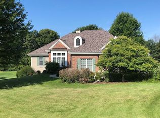 1449 Hilltop View Ct, Hubertus, WI 53033