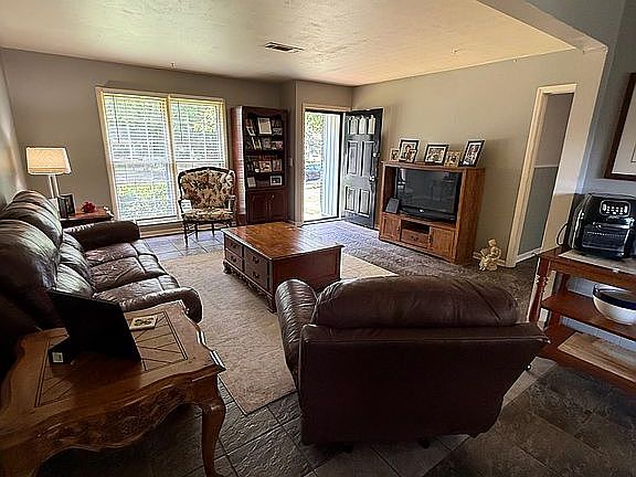 2nd image of 3040 Bellanca St