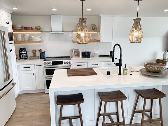 5th image of 16387 S Pacific Ave #3