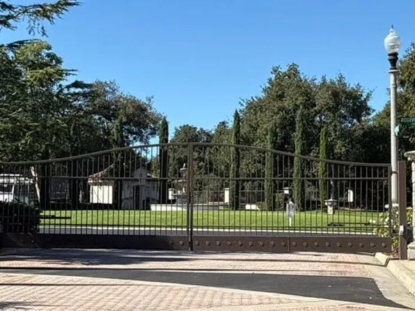 5746 Ridgeview Dr, La Verne, CA 91750