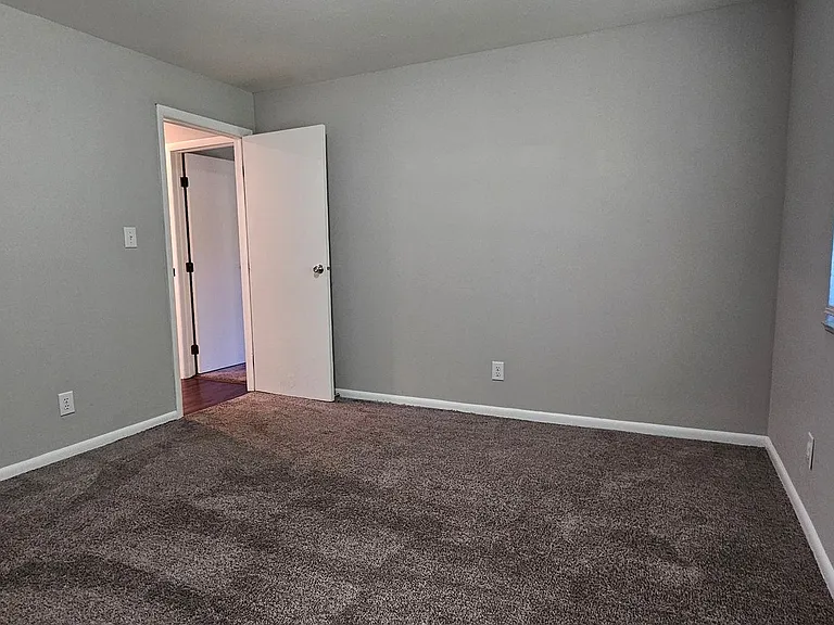 Spacious 2 bedroom 2 bath apartments in Harrison Township! — Photo 8