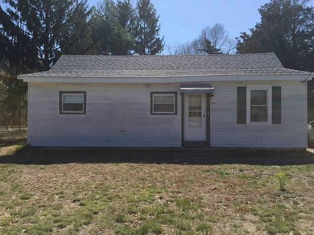 1st image of 356 Namquid Dr