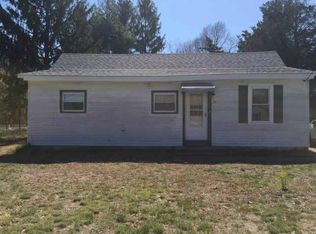 356 Namquid Dr, Warwick, RI 02888