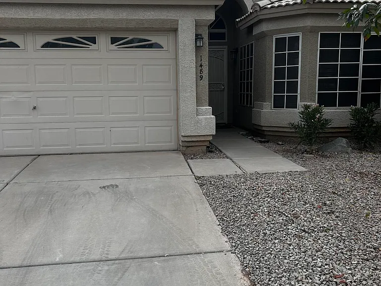 1489 S Dove St — Photo 2
