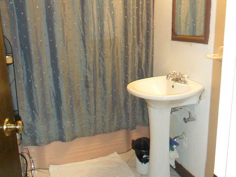 2nd image of 242 W 112th St