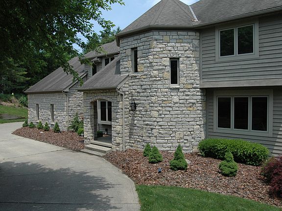 3rd image of 371 Bryn Du Dr