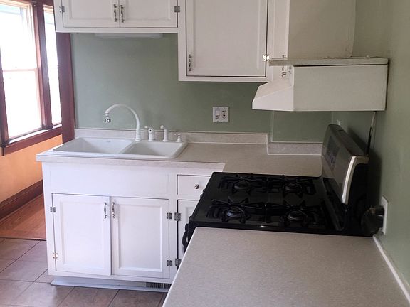 5th image of 325 7th Ave S