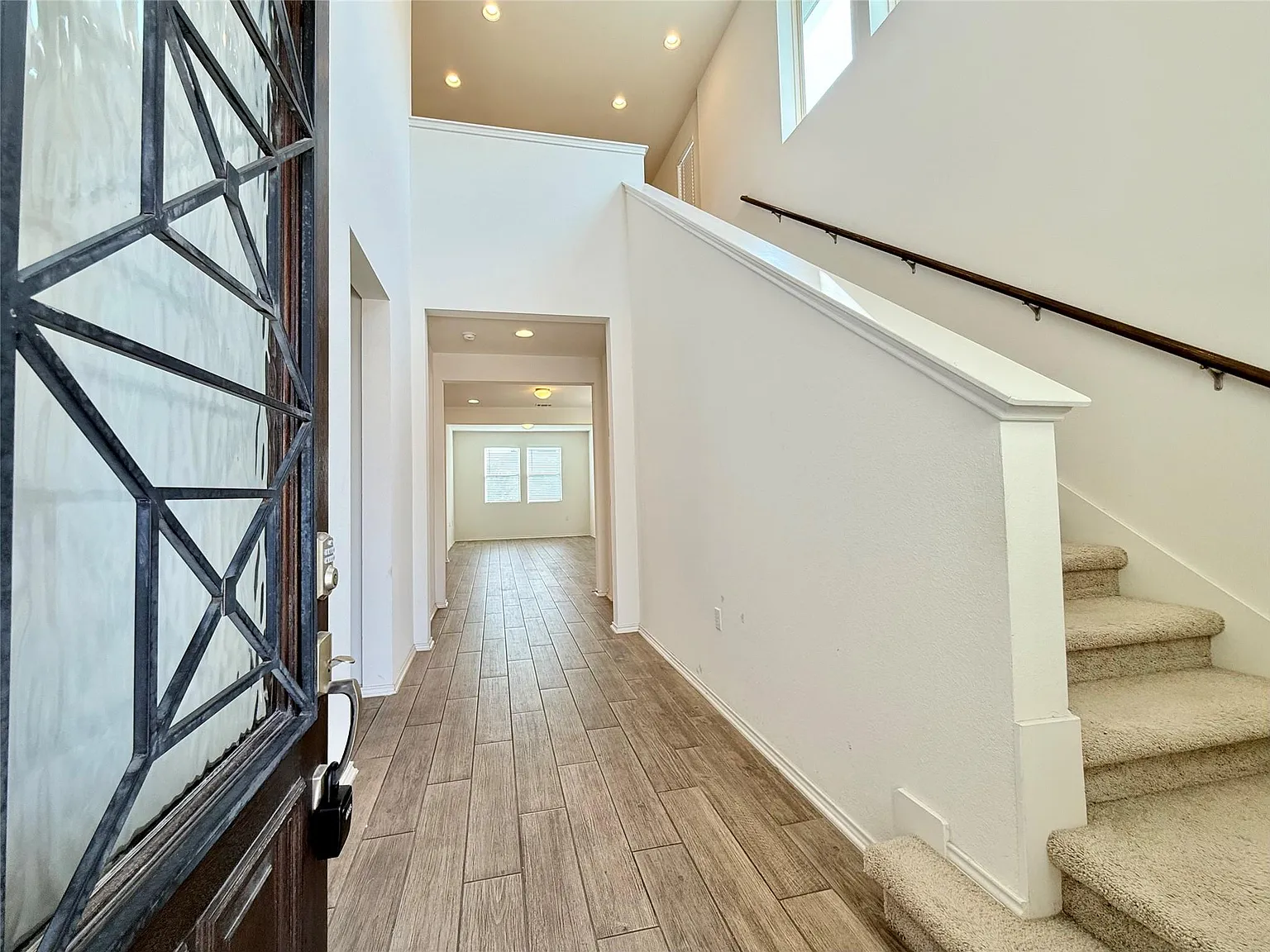 4 bed, 3.0 bath, 2508 sqft, $2,400 — Photo 4