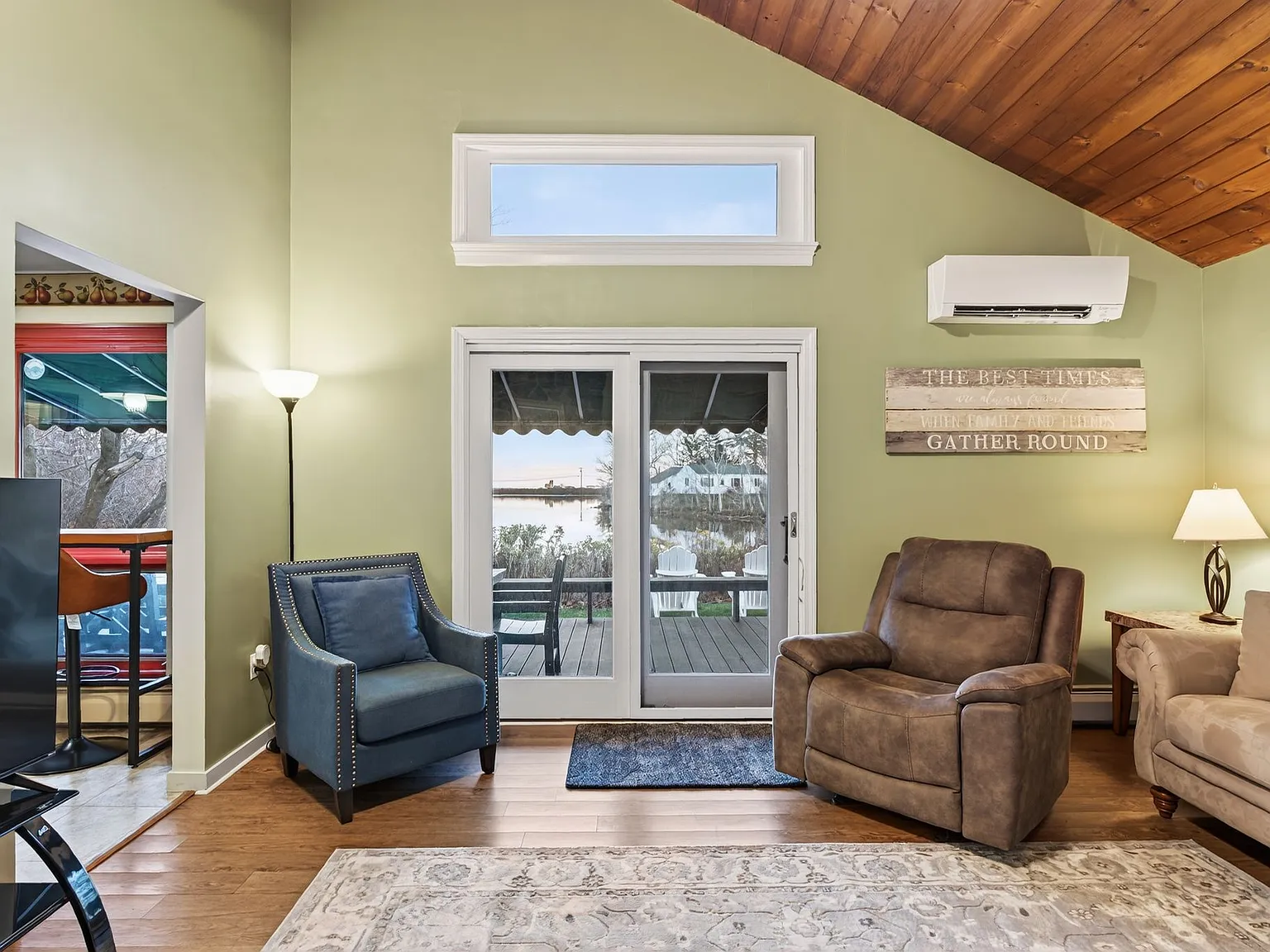 4 bed, 1677 sqft, $3,200 — Photo 4