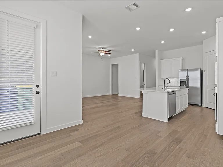4009 Pear Tree Way — Photo 5