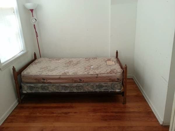 2nd image of 929 S Aberdeen St #1