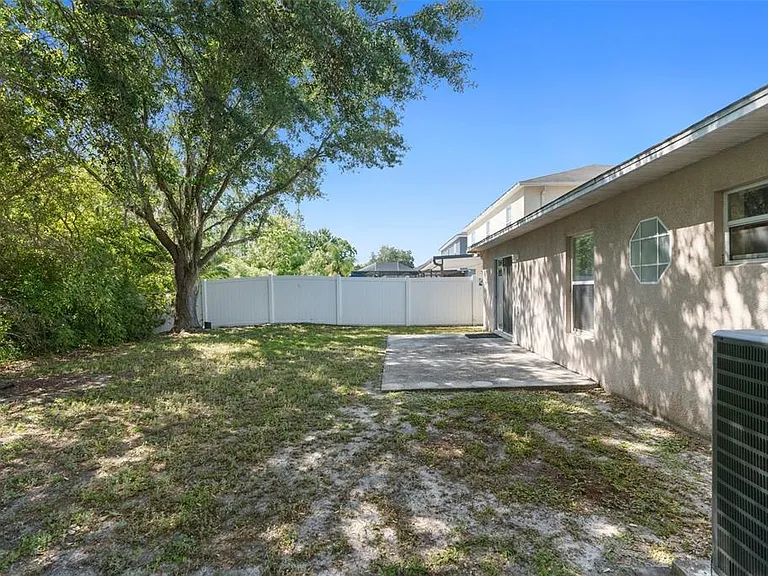 3220 Bellericay Ln — Photo 25