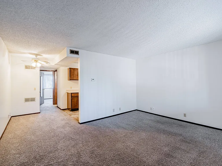 2209 D St — Photo 9