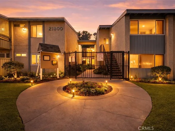 21800 Schoenborn St Unit 215, Canoga Park, CA 91304