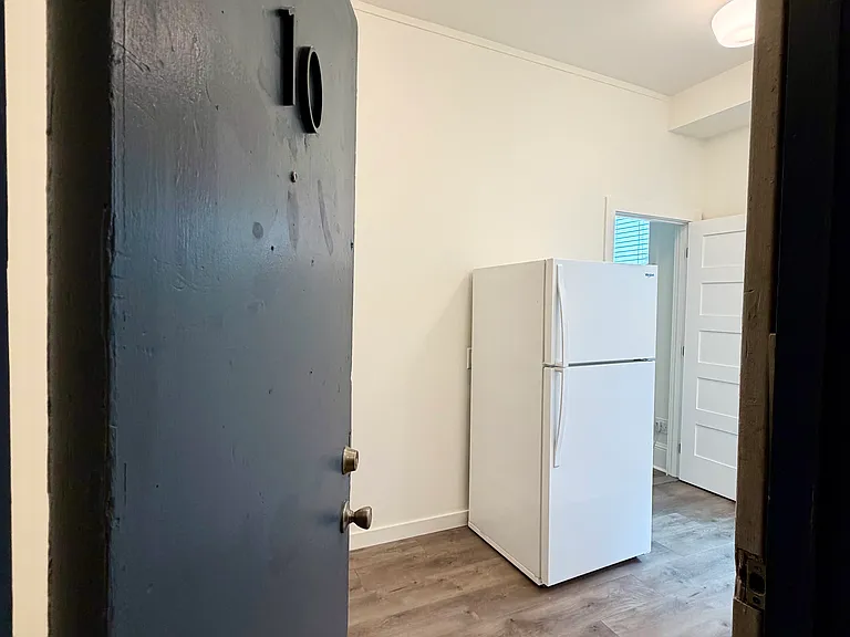 1911 N Kilpatrick St #10 — Photo 2