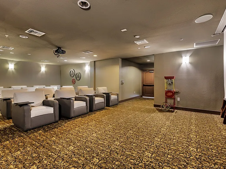 Aviva Fort Worth - 55+ Active Adult Apartment Homes — Photo 17
