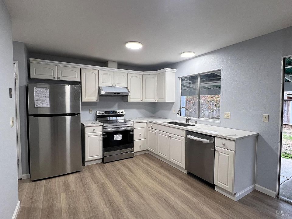 1st image of 200 Pembroke Dr
