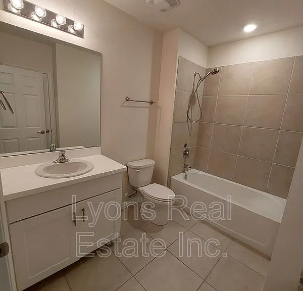 326 SW 24th Pl — Photo 19