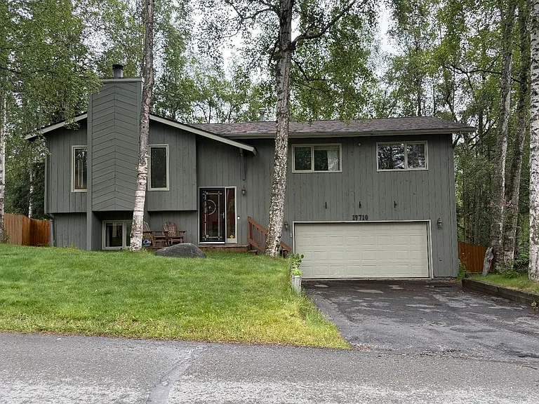 19710 S Montague Loop — Photo 1