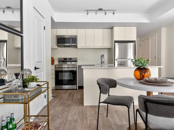 The Towns at York Mills