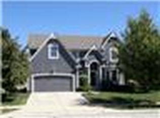 9713 Prairie Creek Rd, Lenexa, KS 66220