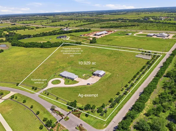 5330 Indian Trail Ln, Brenham, TX 77833
