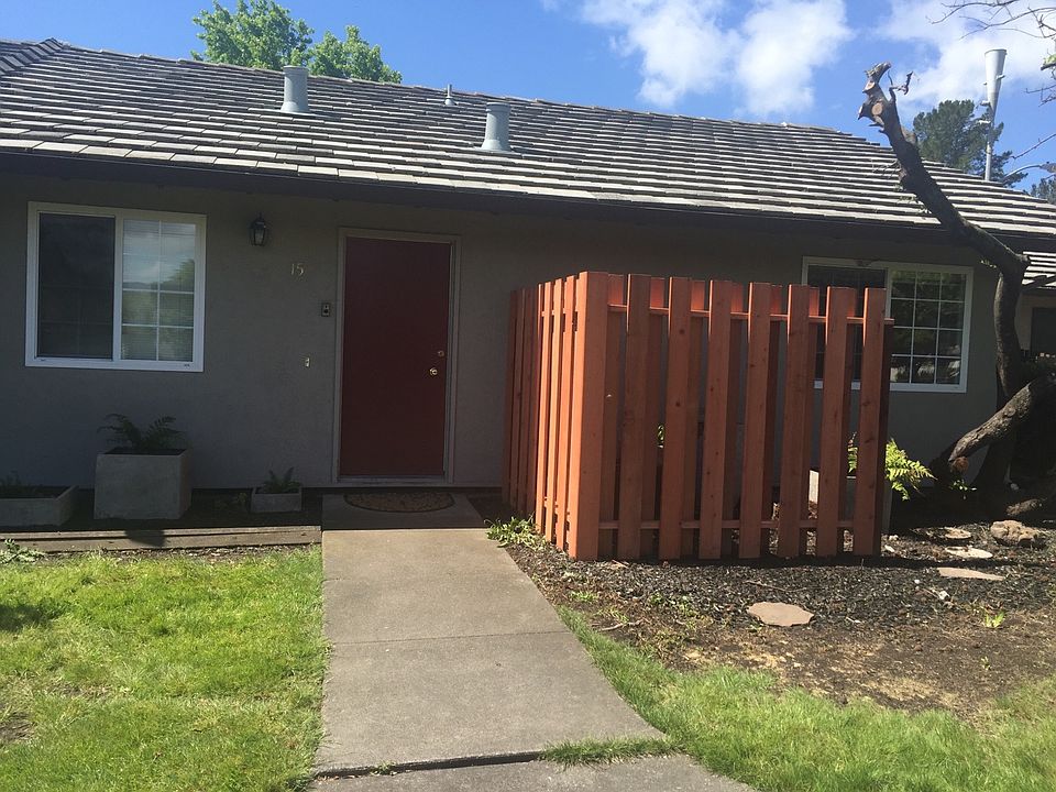 1st image of 15 Vineyard Cir