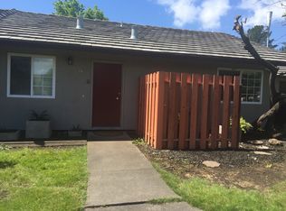 15 Vineyard Cir, Sonoma, CA 95476