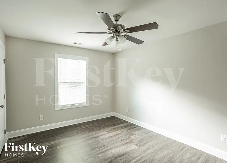 1000 Harris St — Photo 8