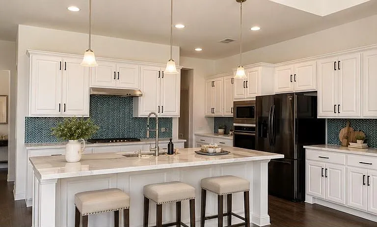 813 Palamos Dr — Photo 13