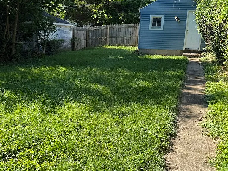 228 Fernwood Ave — Photo 9
