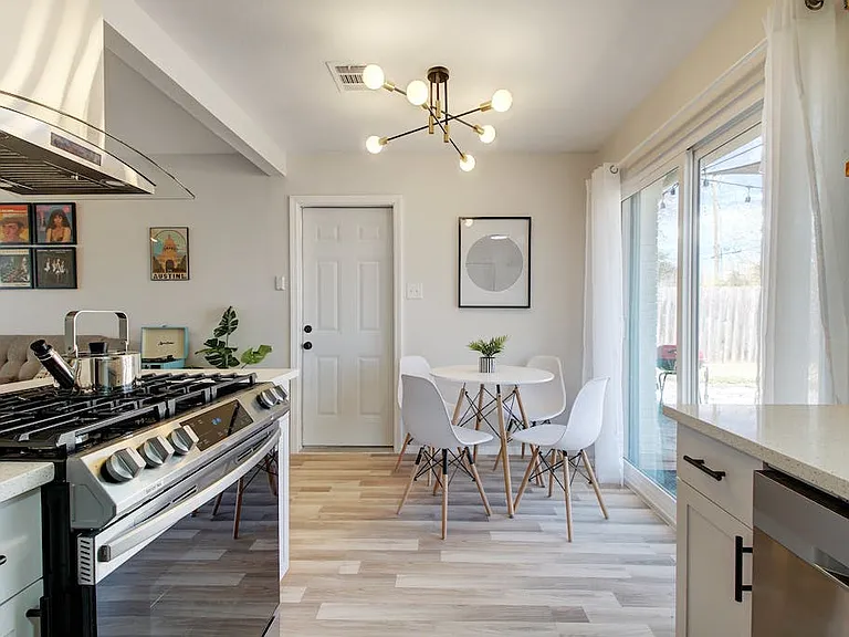 2210 Bristol Dr — Photo 23