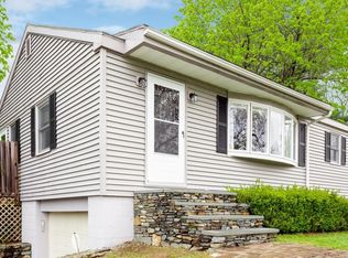 135 Stoneleigh Rd, Holden, MA 01520