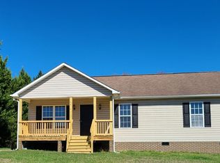 4 Hawthorne Ln, Thomasville, NC 27360