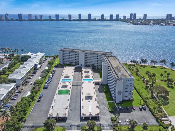 801 Lake Shore Drive #204, Lake Park, FL 33403