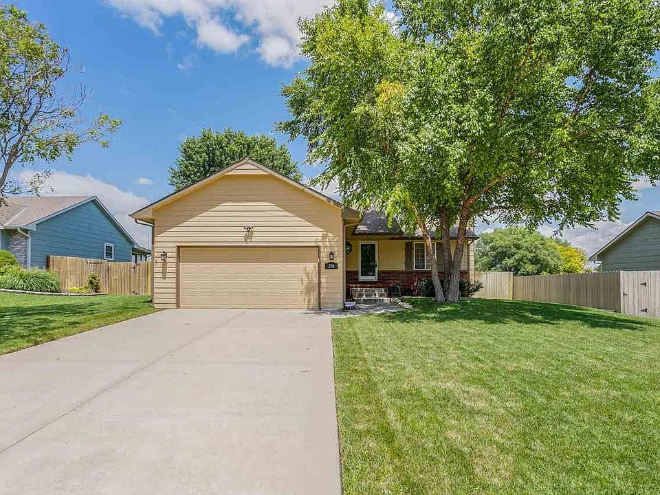 1st image of 230 E Catalpa Ct