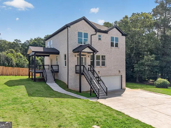 210 Lacey Oak Ln, Loganville, GA 30046