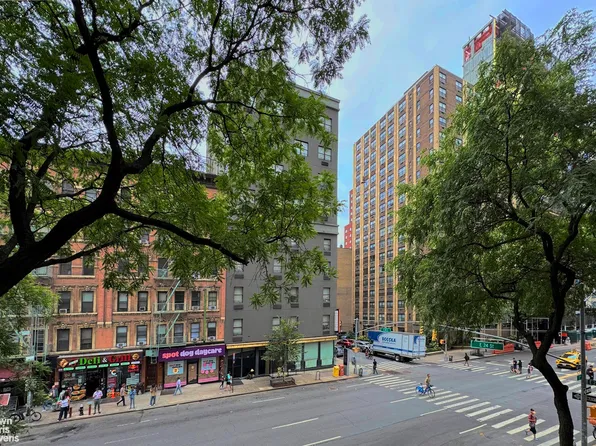 330 Third Avenue image 12 of 16