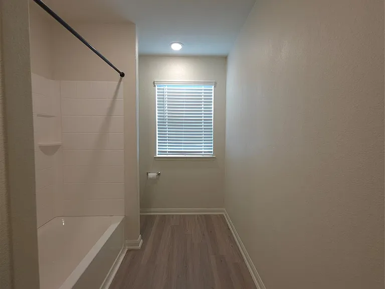 305 Lone Mountain Dr — Photo 25