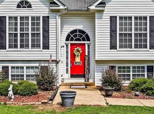 321 Cascade Ct, Hampton, GA 30228