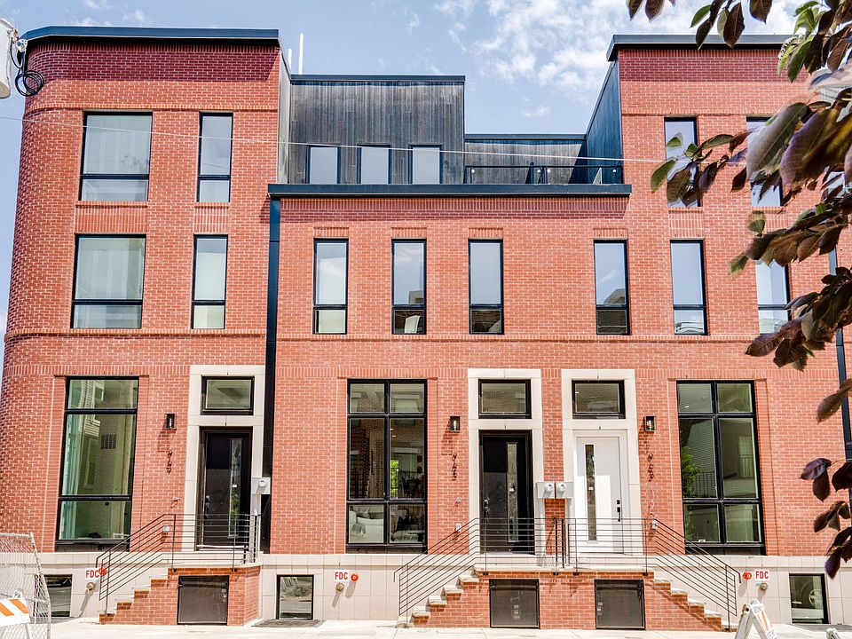 1st image of 949 N Marshall St #Gjm91c