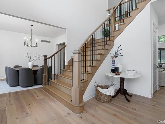 5th image of 2584 Heights View Ct